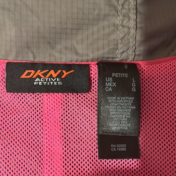 Raincoat with hood. Used few time only - Picture 6 of 8